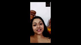 Hot desi bhabhi showing her boobs on video call