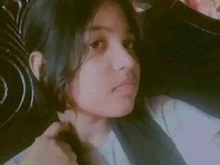 Cute Gf Showing