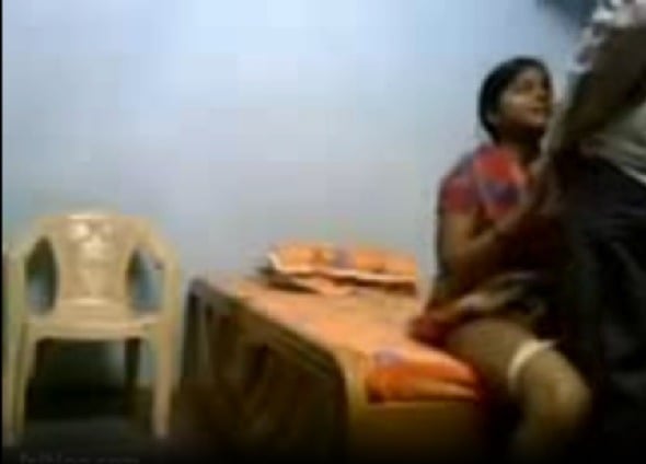 Panimanshi shiggu paduhuntu ayya garu tamudu tho srungaram