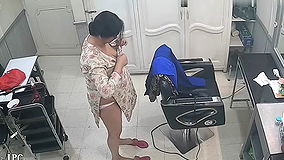 Milk Tanker Bhabhi Nude Captured In Parlour