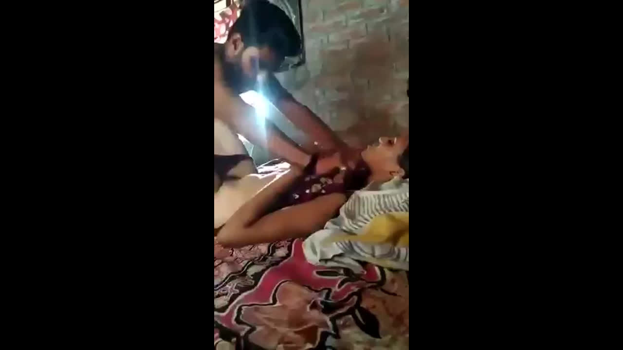 Cute Girl Fucked by Boyfriend When Nobody at Home Hindi Talking