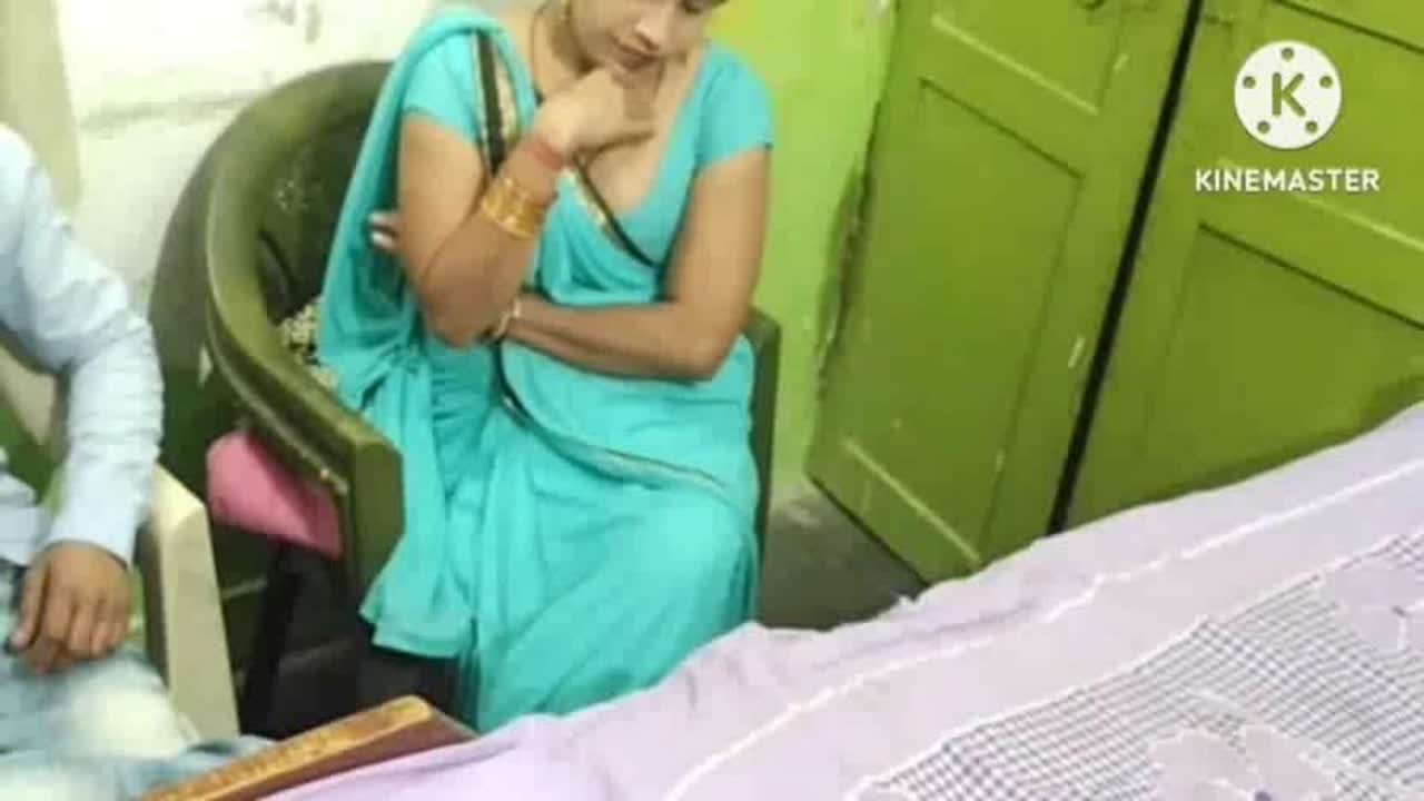 Housewife Fucked Young Boy at Home