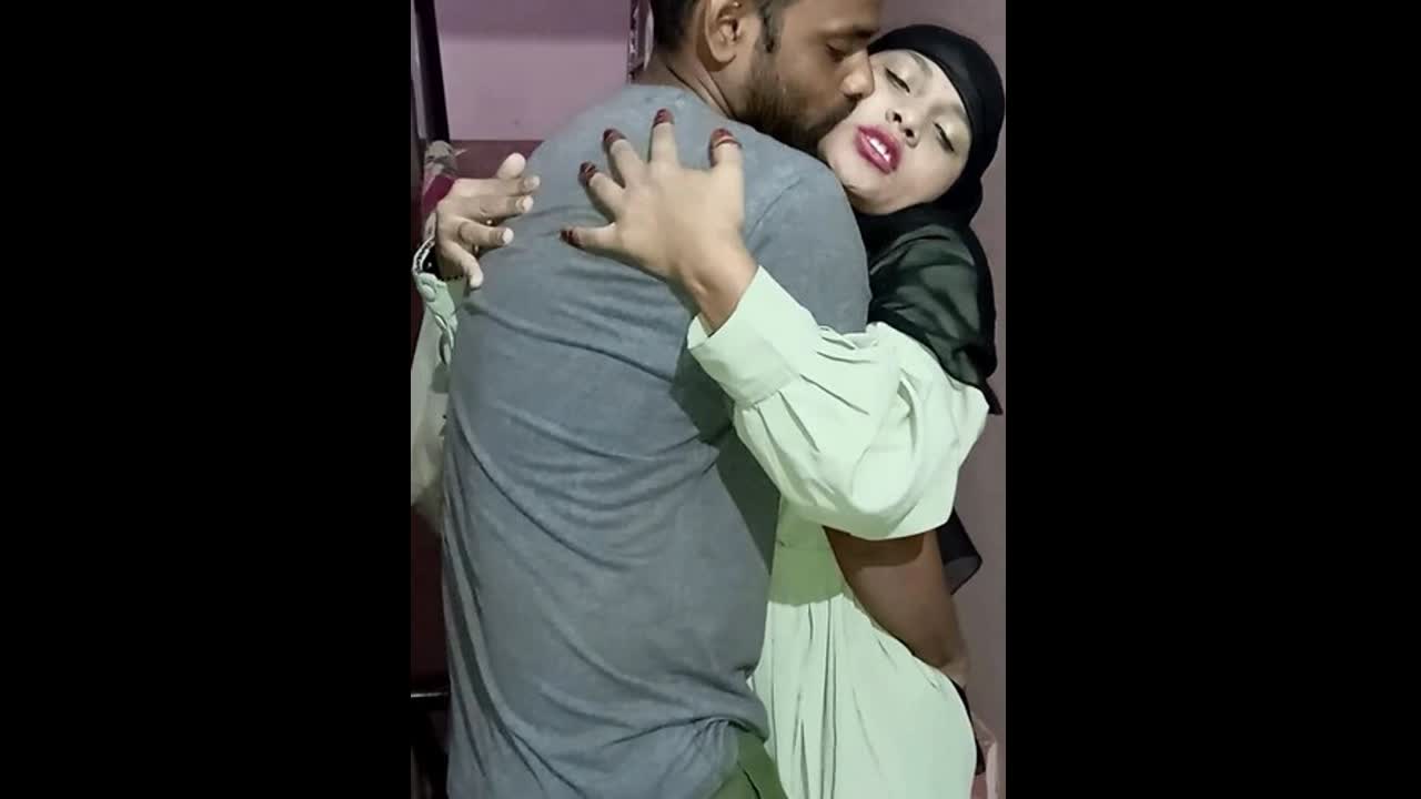 Desi Hijabi Girl YourUrfi got Fucked by Desi Boy in Stairs