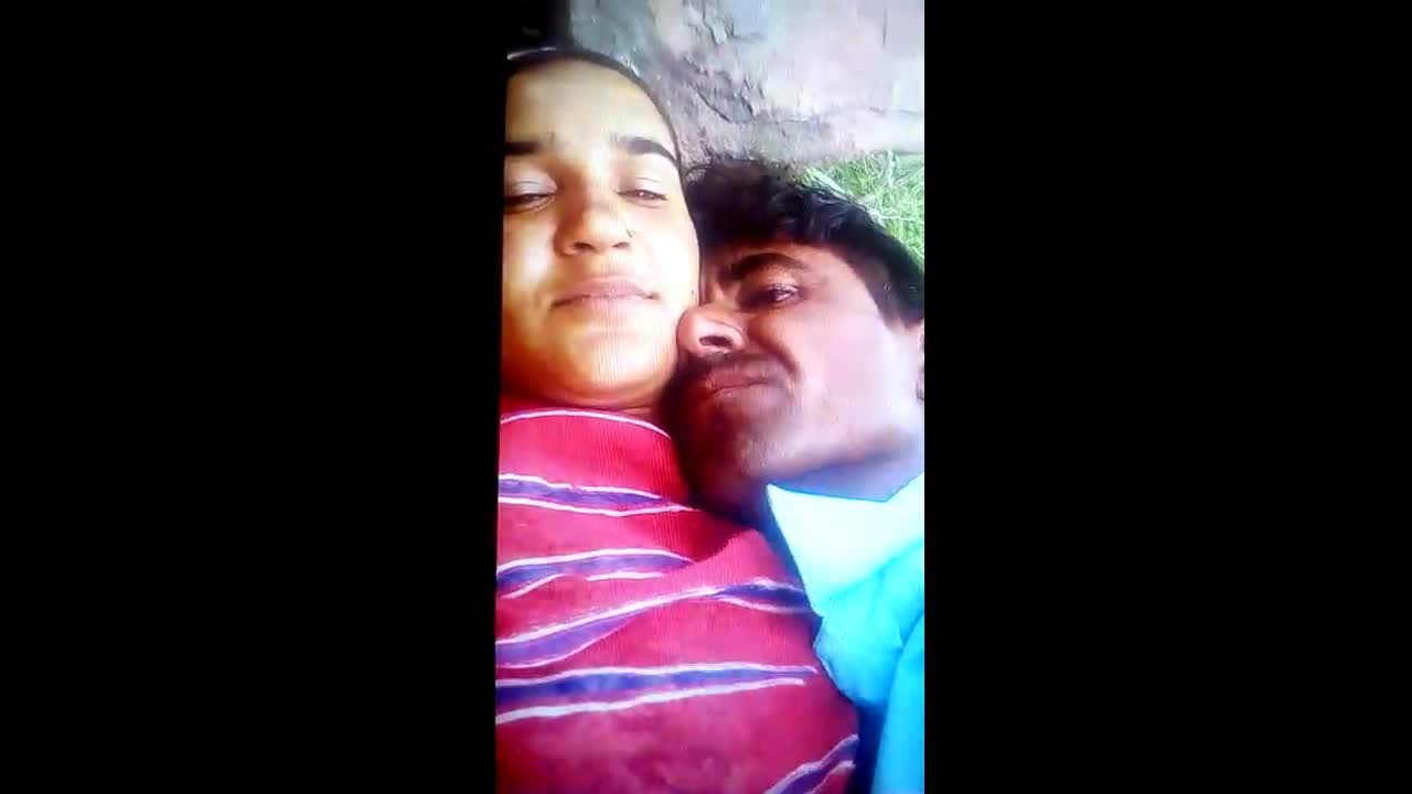Village bhabi naked outdoor sex with neighbor
