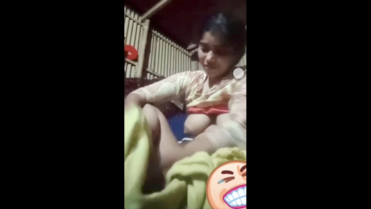 Hot desi teen vc showing nude figure to her bf