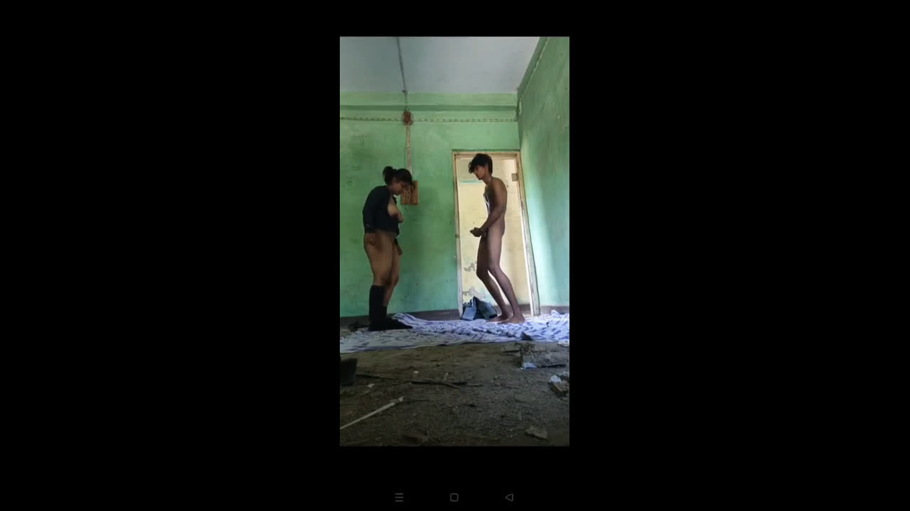 Desi teen fucking with construction worker