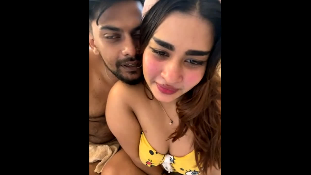 indian hot redchiiii kissing and blowjob