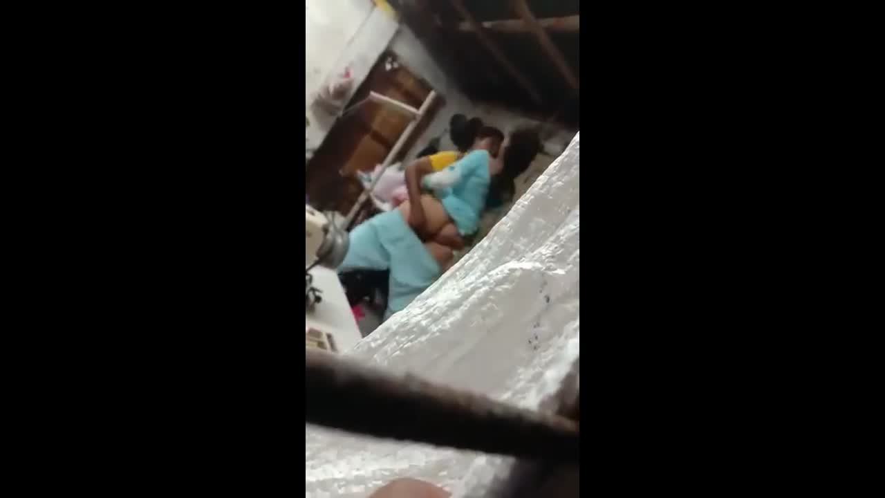 Desi bhabhi fucked hard by tailor