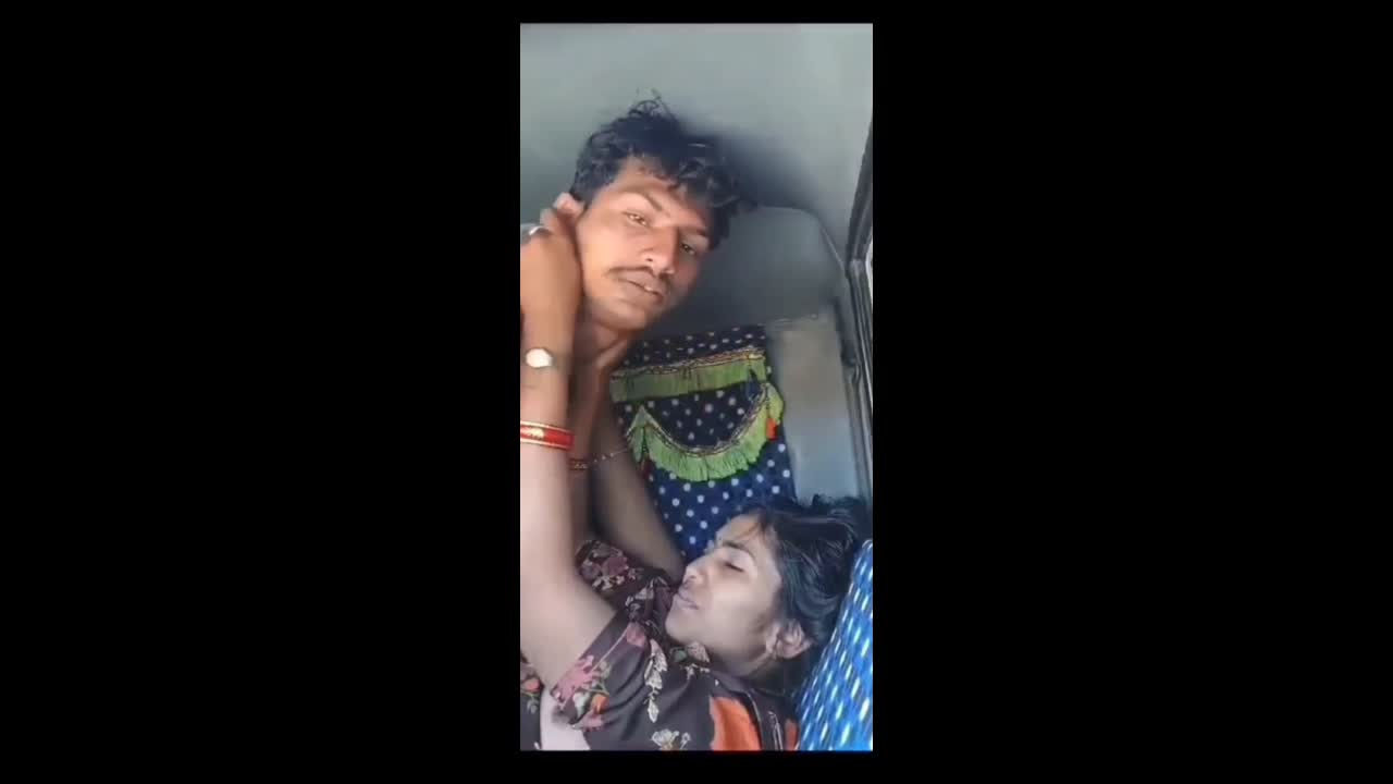 Hot Bhabhi Fucking With Truck Driver For Money