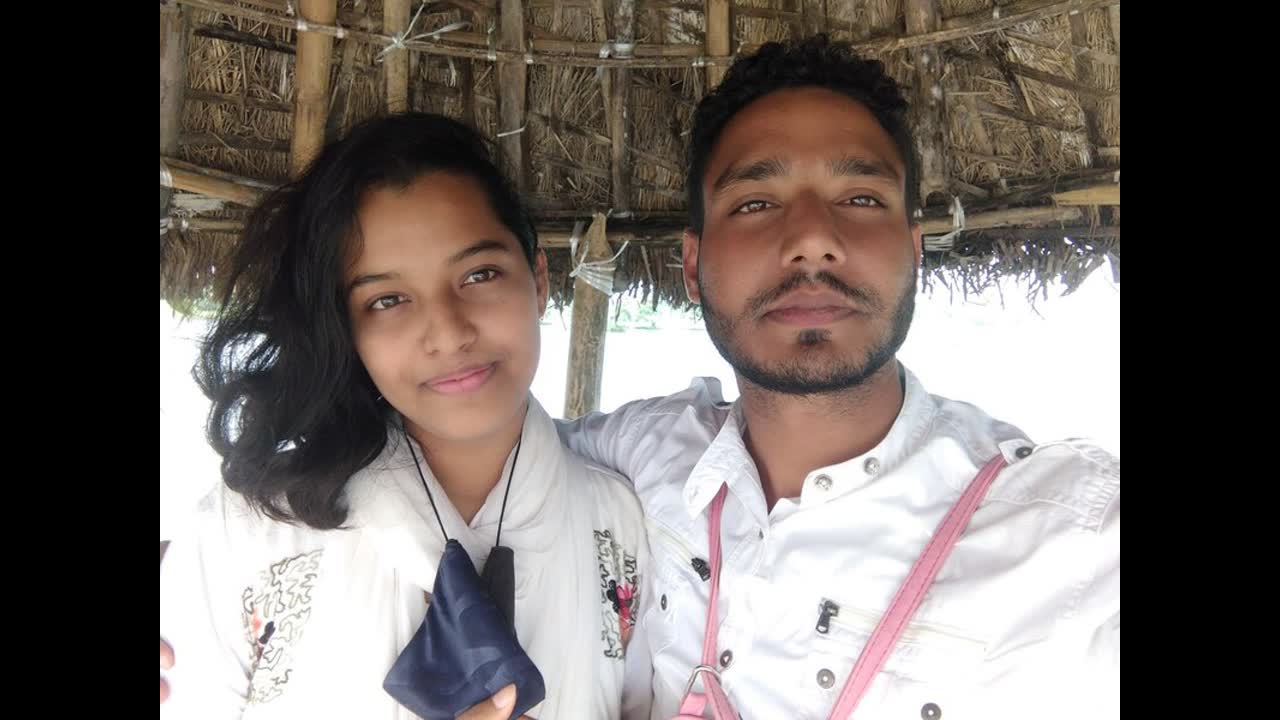 Desi PlayBoy With His GF