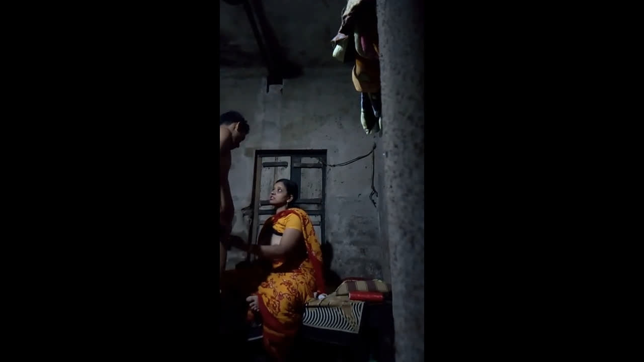 Desi Bengali Randi Bhabhi Secretly Recorded By Customer