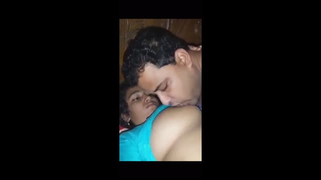 Hot bhabi boobs suck
